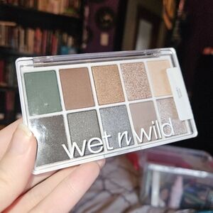 wet n wild Lights Off Palette